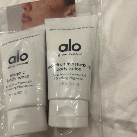 Alo Body Care Kit - Picture 2 of 9